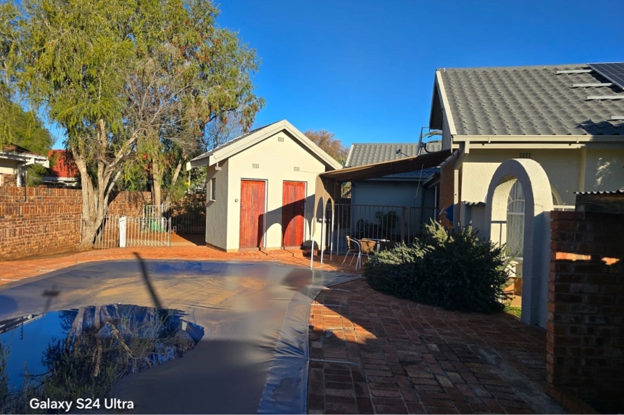 4 Bedroom Property for Sale in Hillcrest Northern Cape
